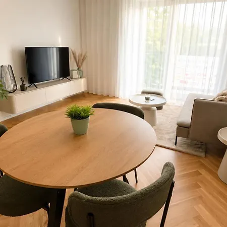 Heuhaus Old Town - Presidential Palace & Free Parking Apartmán Bratislava